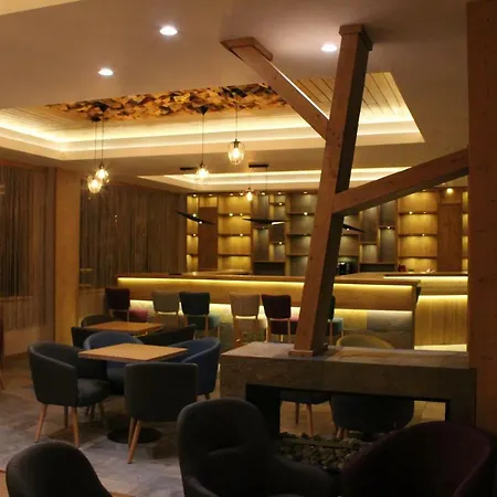 Monte Cervo Bio & 酒店 4*