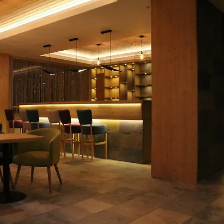 Monte Cervo Bio & 酒店